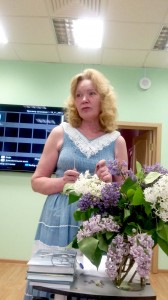 открывает Презентацию книг Татьяна Самсонова